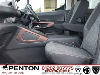 Usado Peugeot Rifter GT 130 HP (95 kW) 2023 Azul Monovolume
