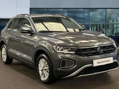 Usado VW T-Roc Life 110 HP (80 kW) 2022 Cinzento SUV