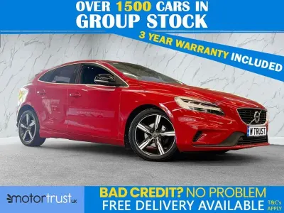 Used Volvo V40 R-Design 120 HP (88 kW) 2017 Red Hatchback
