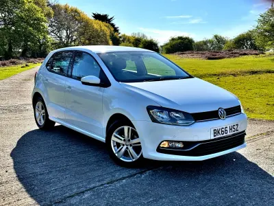Begagnad VW Polo Match 2016 Vit Halvkombi