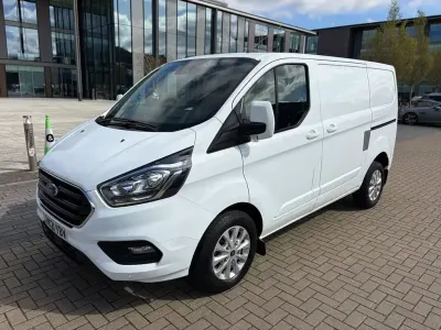 Begagnad Ford Transit Custom Limited 130 HK (95 kW) 2021 Vit Van