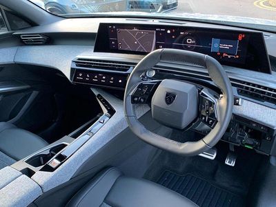 New Peugeot 3008 Allure 136 HP (100 kW) 2025 Okenite white SUV