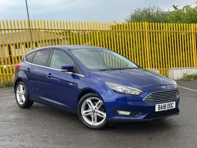 Używany Ford Focus Zetec 125 KM (91 kW) 2018 Niebieski Hatchback