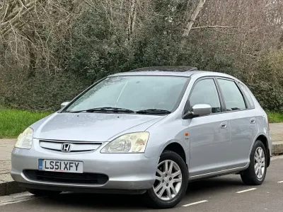 Używany Honda Civic Executive 110 KM (80 kW) 2002 Srebrny Hatchback