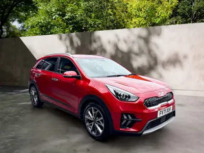 Used Kia Niro 139 HP (102 kW) 2022 Red SUV