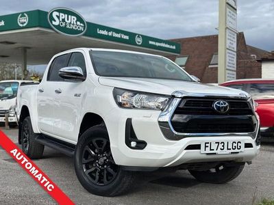 Usado Toyota HiLux 150 HP (110 kW) 2023 Branco Pickup