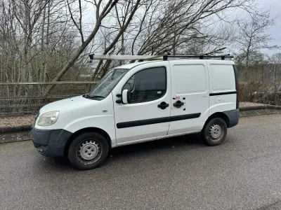 Begagnad Fiat Doblò 85 HK (62 kW) 2008 Vit Minibuss