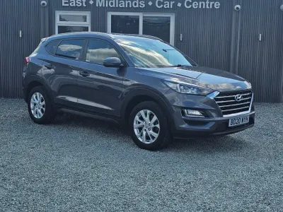 Usado Hyundai Tucson SE 132 CV (97 kW) 2020 Gris SUV