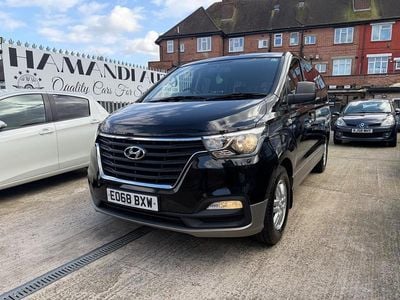 Used Hyundai I800 SE 170 HP (125 kW) 2018 Black MPV