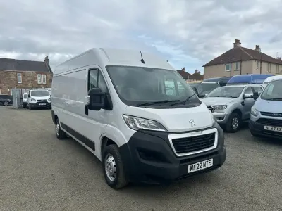 Używany Peugeot Boxer 140 KM (102 kW) 2022 Biały Van