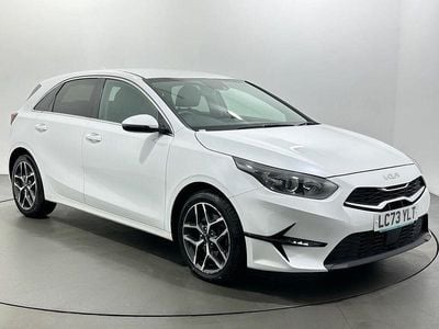 Used Kia Ceed 2023 White Hatchback