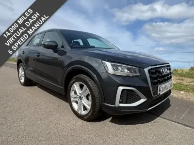 Usado Audi Q2 Sport 110 CV (80 kW) 2023 Gris SUV