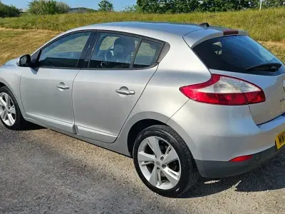 Used Renault Mégane III Dynamique 110 HP (80 kW) 2013 Silver Hatchback