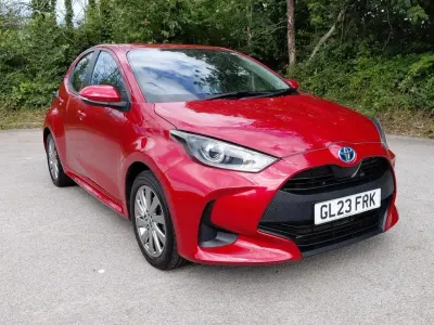 Used Toyota Yaris 113 HP (83 kW) 2023 Red Hatchback