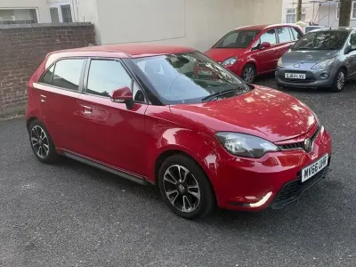 Used MG MG3 106 HP (77 kW) 2016 Red Hatchback