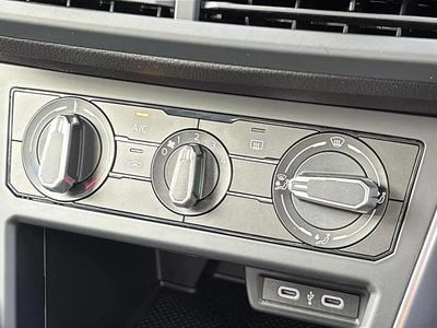 New VW Polo Life 95 HP (69 kW) 2025 White Hatchback