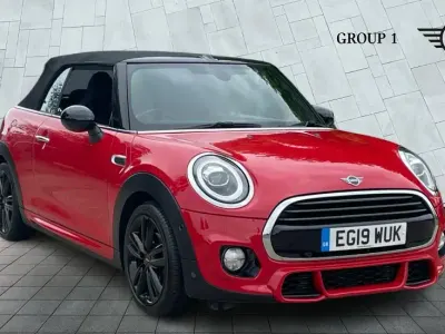 Usado Mini Cooper Sport 134 HP (98 kW) 2019 Vermelho Citadino