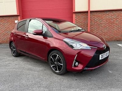 Used Toyota Yaris Design 111 HP (81 kW) 2017 Red Hatchback