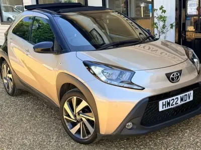 Used Toyota Aygo X 72 HP (52 kW) 2022 Beige SUV