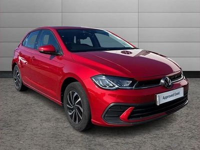Begagnad VW Polo Life 95 HK (69 kW) 2023 Röd Halvkombi