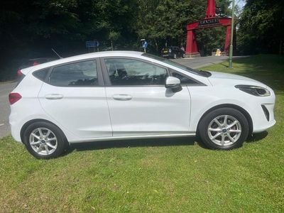 Usado Ford Fiesta Zetec 85 HP (62 kW) 2019 Branco Citadino