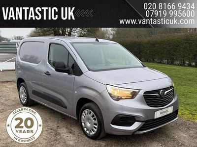 Second-hand Vauxhall Combo Sportive 100 CP (73 kW) 2019 Gri Monovolum