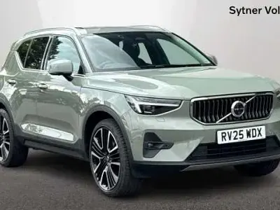 Usado Volvo XC40 Ultra 161 HP (118 kW) 2025 Verde SUV