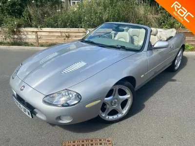 Używany Jaguar XKR Supercharged 375 KM (275 kW) 2000 Srebrny Coupe
