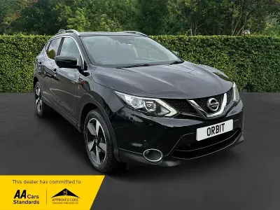 Used Nissan Qashqai N-Connecta 115 HP (84 kW) 2016 Black SUV