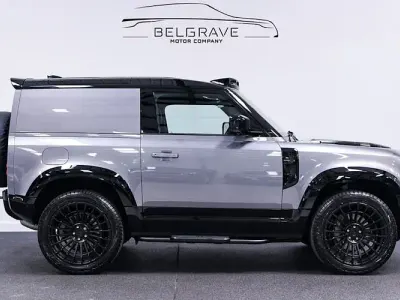 Käytetty Land Rover Defender HSE Dynamic 300 HP (220 kW) 2023 Katumaasturi
