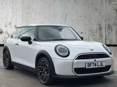 Usado Mini Cooper Exclusive 2024 Branco Citadino