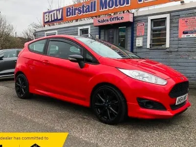 Used Ford Fiesta Zetec 140 HP (102 kW) 2014 Red Hatchback