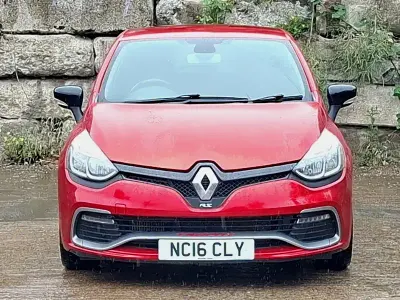 Used Renault Clio Trophy 220 HP (161 kW) 2016 Red Hatchback