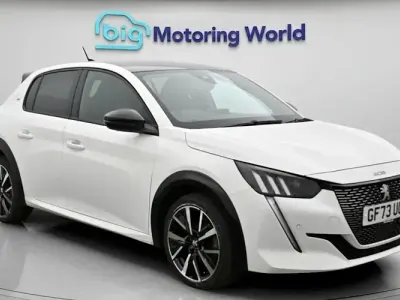 Used Peugeot 208 GT 102 HP (75 kW) 2023 White Hatchback
