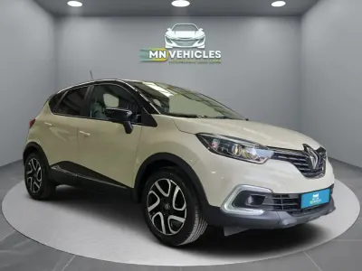 Used Renault Captur Iconic 88 HP (64 kW) 2018 Cream SUV