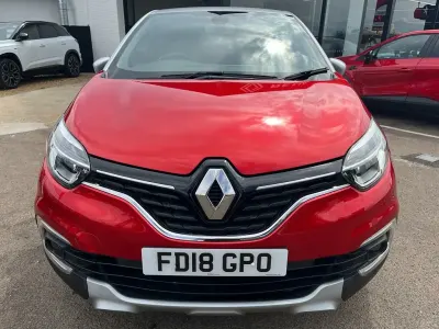 Used Renault Captur Dynamique 90 HP (66 kW) 2018 Red SUV