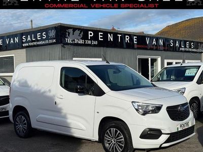 Used Vauxhall Combo 100 HP (73 kW) 2023 White MPV