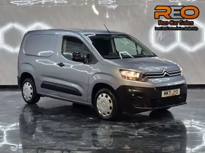 Używany Citroën Berlingo 100 KM (73 kW) 2021 Szary Minivan