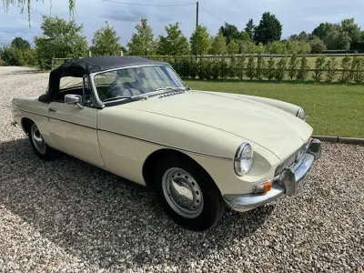 Used MG B 95 HP (69 kW) 1965 White Cabriolet
