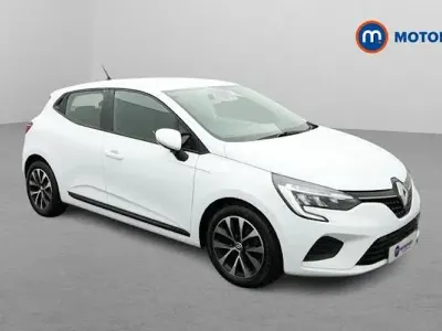Used Renault Clio Iconic 90 HP (66 kW) 2021 White Hatchback