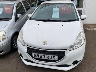 Used Peugeot 208 Access 82 HP (60 kW) 2013 White Hatchback
