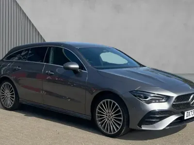 Usado Mercedes E250 AMG Line Premium 218 HP (160 kW) 2023 Cinzento