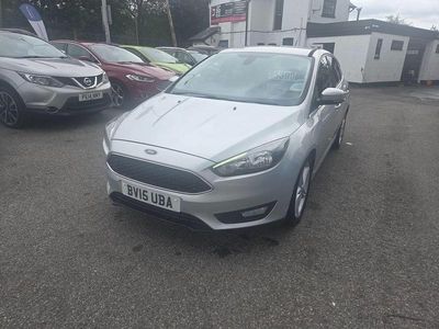 Używany Ford Focus Zetec 115 KM (84 kW) 2015 Srebrny Hatchback