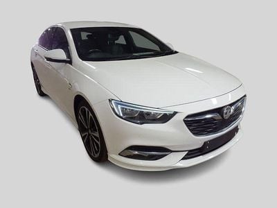 Used Vauxhall Insignia SRi 170 HP (125 kW) 2017 White Hatchback