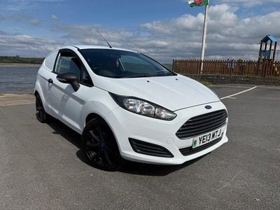 Usado Ford Fiesta 95 HP (69 kW) 2013 Branco Citadino