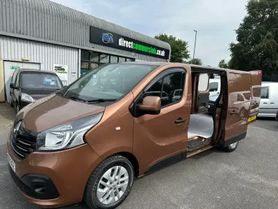 Used Renault Trafic 2018 Brown MPV