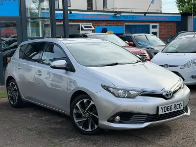 Used Toyota Auris Hybrid