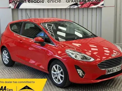 Used Ford Fiesta Zetec 100 HP (73 kW) 2017 Red Hatchback