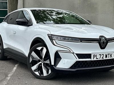Begagnad Renault Megane E-Tech Techno 160 kW (218 HK) 2023 Vit Halvkombi