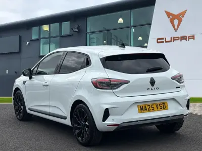 Używany Renault Clio V Esprit Alpine 143 KM (105 kW) 2025 Biały Hatchback